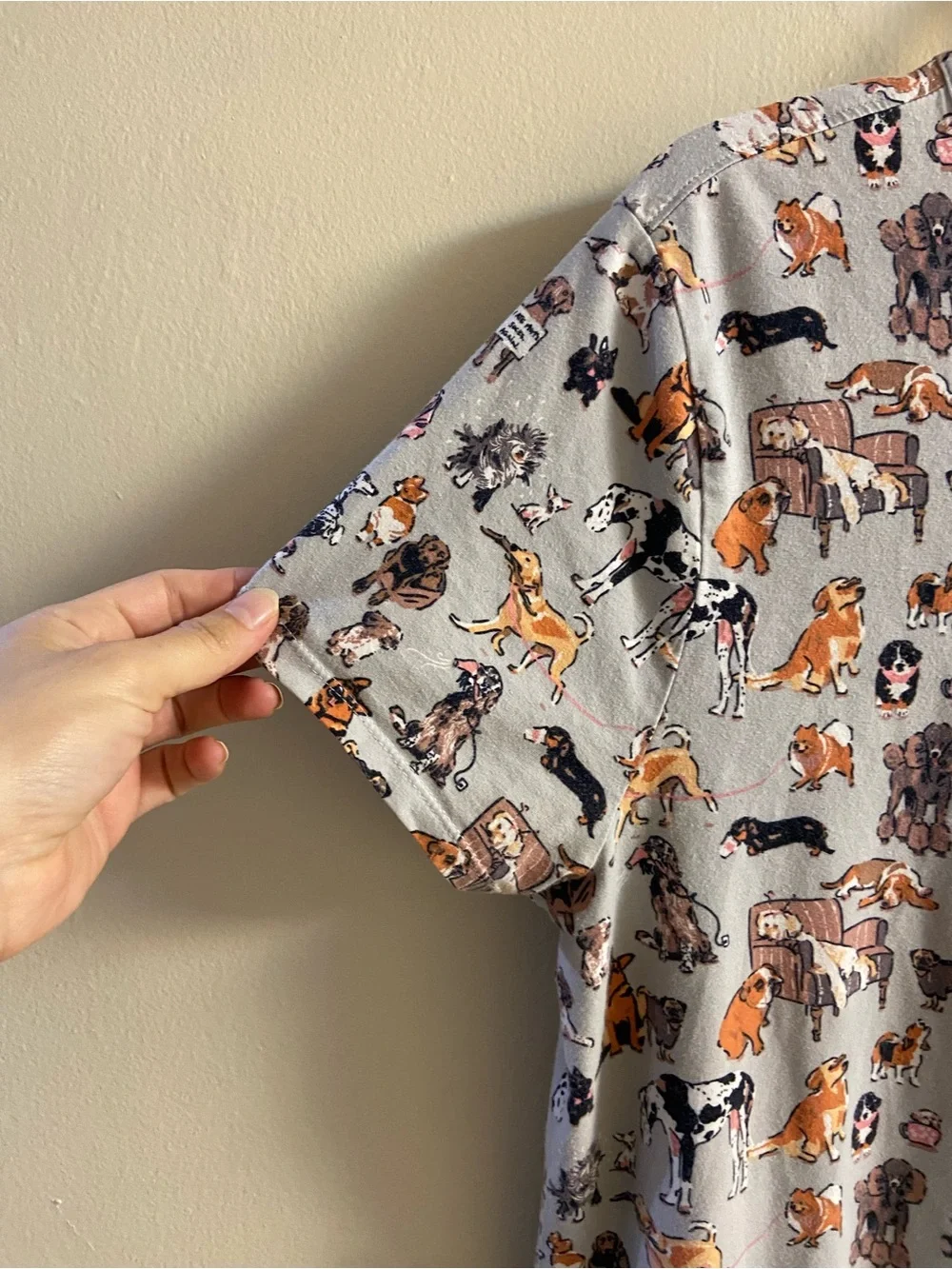 Vera Bradley grey night Tee with Orange and Black Dog Print Medium
